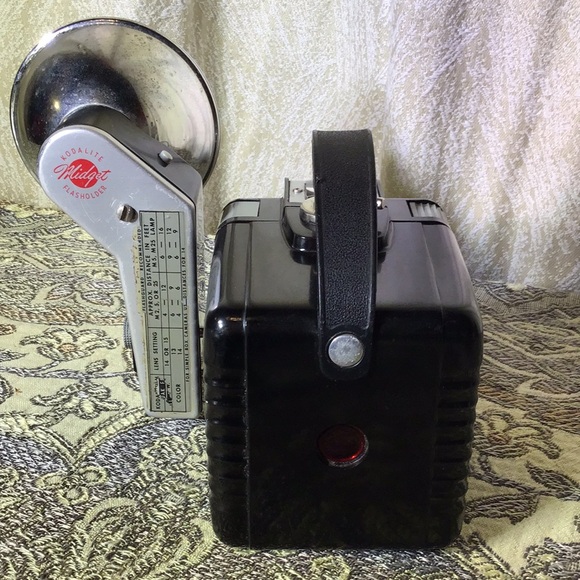 Hawkeye Brownie vintage camera with flash attachment 1950s Display w/bonuses - Picture 3 of 6